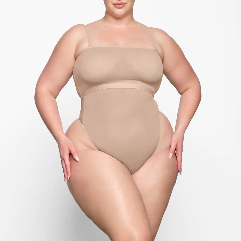 SKIMS SHEER SCULPT BANDEAU BRALETTE AND THONG SET MEDIUM